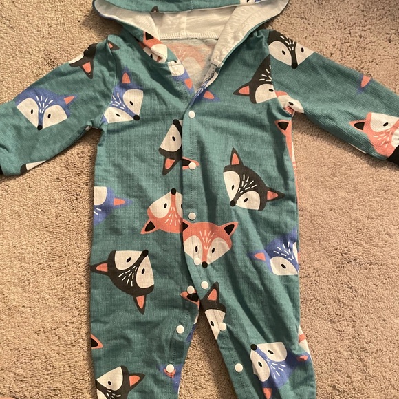 NWTAdorable Fox Hoodie long sleeve 3-6m - Picture 1 of 4